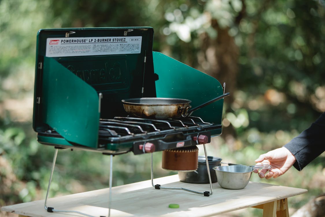 campervan cooking